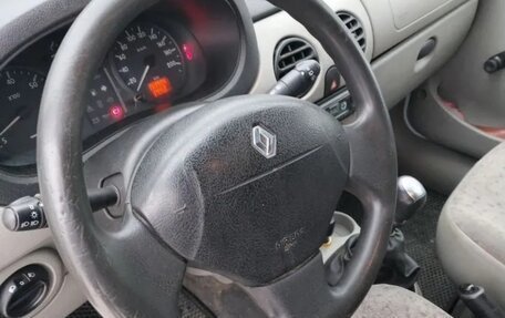Renault Kangoo II рестайлинг, 2005 год, 400 000 рублей, 24 фотография