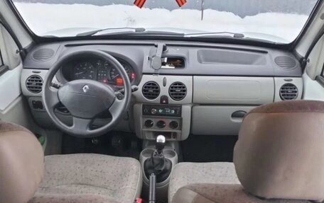 Renault Kangoo II рестайлинг, 2005 год, 400 000 рублей, 23 фотография