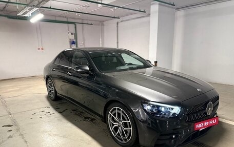 Mercedes-Benz E-Класс, 2021 год, 5 000 000 рублей, 6 фотография
