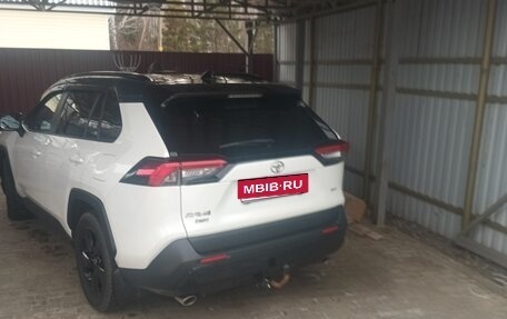 Toyota RAV4, 2021 год, 3 700 000 рублей, 2 фотография