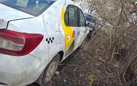 Renault Logan II, 2021 год, 450 000 рублей, 3 фотография