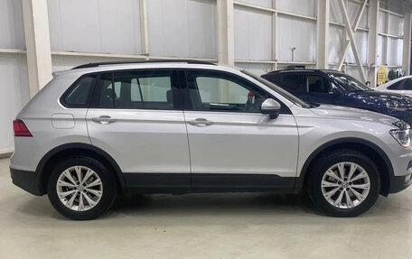 Volkswagen Tiguan II, 2018 год, 1 889 000 рублей, 4 фотография