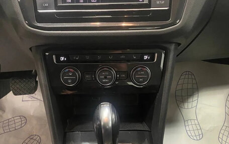 Volkswagen Tiguan II, 2018 год, 1 889 000 рублей, 12 фотография