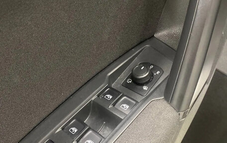 Volkswagen Tiguan II, 2018 год, 1 889 000 рублей, 15 фотография