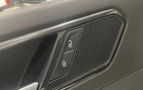 Volkswagen Tiguan II, 2018 год, 1 889 000 рублей, 14 фотография