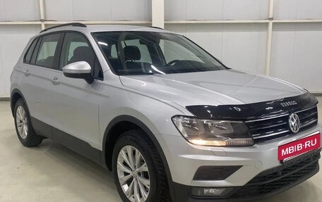 Volkswagen Tiguan II, 2018 год, 1 889 000 рублей, 5 фотография