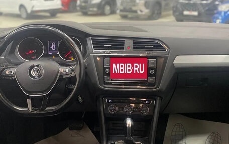 Volkswagen Tiguan II, 2018 год, 1 889 000 рублей, 10 фотография