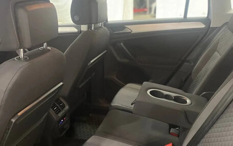 Volkswagen Tiguan II, 2018 год, 1 889 000 рублей, 17 фотография