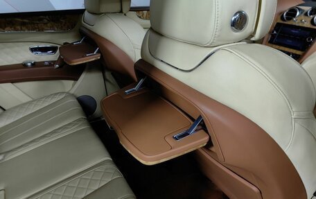 Bentley Bentayga I, 2016 год, 8 500 000 рублей, 25 фотография