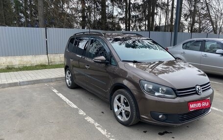 Volkswagen Touran III, 2010 год, 650 000 рублей, 1 фотография
