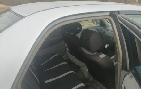 Mazda Familia, 2001 год, 400 000 рублей, 5 фотография