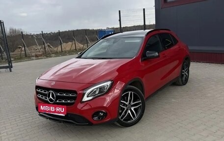Mercedes-Benz GLA, 2019 год, 2 500 000 рублей, 2 фотография