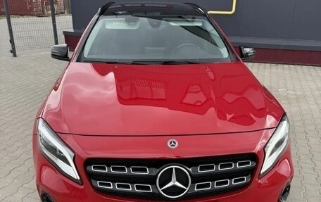 Mercedes-Benz GLA, 2019 год, 2 500 000 рублей, 3 фотография