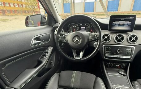 Mercedes-Benz GLA, 2019 год, 2 500 000 рублей, 13 фотография