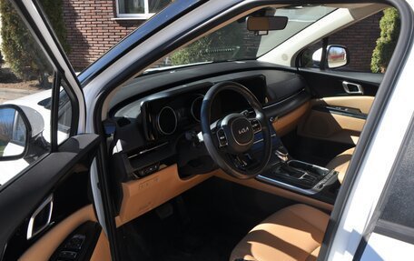 KIA Carnival, 2021 год, 4 300 000 рублей, 21 фотография