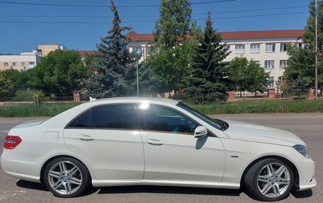 Mercedes-Benz E-Класс, 2011 год, 1 650 000 рублей, 3 фотография