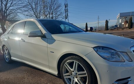 Mercedes-Benz E-Класс, 2011 год, 1 650 000 рублей, 6 фотография