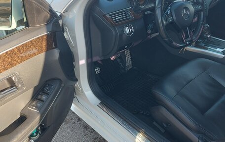 Mercedes-Benz E-Класс, 2011 год, 1 650 000 рублей, 9 фотография