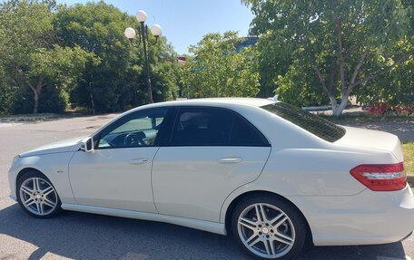 Mercedes-Benz E-Класс, 2011 год, 1 650 000 рублей, 2 фотография