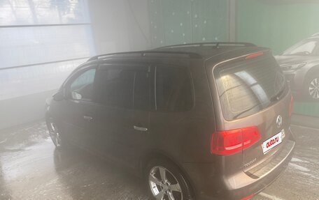 Volkswagen Touran III, 2010 год, 650 000 рублей, 10 фотография