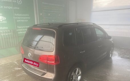 Volkswagen Touran III, 2010 год, 650 000 рублей, 9 фотография