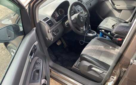 Volkswagen Touran III, 2010 год, 650 000 рублей, 20 фотография