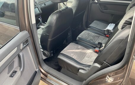 Volkswagen Touran III, 2010 год, 650 000 рублей, 19 фотография