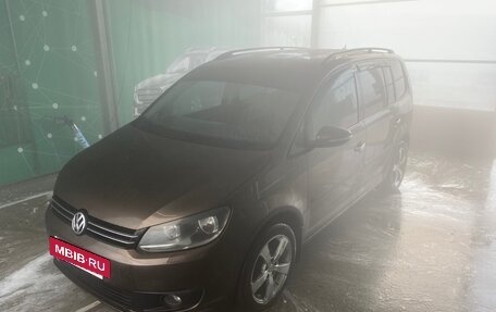 Volkswagen Touran III, 2010 год, 650 000 рублей, 11 фотография