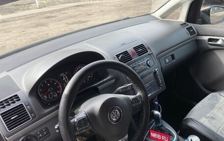 Volkswagen Touran III, 2010 год, 650 000 рублей, 16 фотография