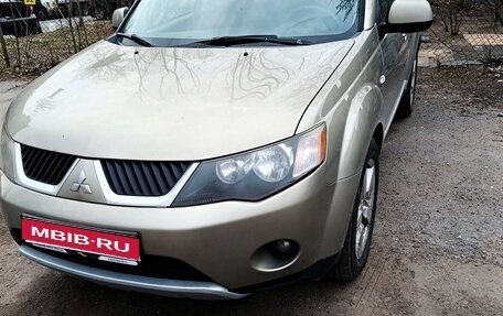 Mitsubishi Outlander III рестайлинг 3, 2008 год, 845 000 рублей, 1 фотография