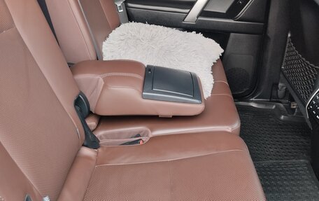 Toyota Land Cruiser Prado 150 рестайлинг 2, 2019 год, 3 650 000 рублей, 19 фотография