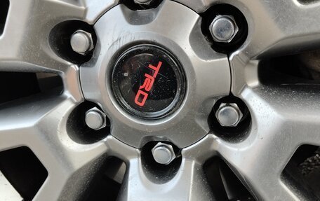 Toyota Land Cruiser Prado 150 рестайлинг 2, 2019 год, 3 650 000 рублей, 14 фотография