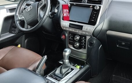 Toyota Land Cruiser Prado 150 рестайлинг 2, 2019 год, 3 650 000 рублей, 17 фотография