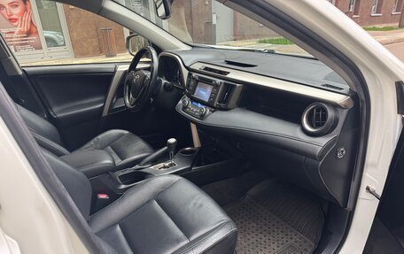 Toyota RAV4, 2014 год, 1 950 000 рублей, 6 фотография