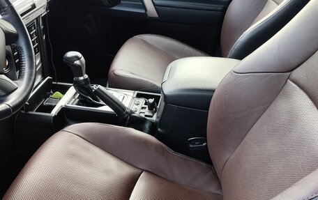 Toyota Land Cruiser Prado 150 рестайлинг 2, 2019 год, 3 650 000 рублей, 23 фотография