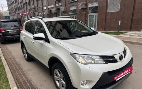 Toyota RAV4, 2014 год, 1 950 000 рублей, 2 фотография