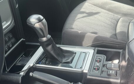 Toyota Land Cruiser Prado 150 рестайлинг 2, 2019 год, 5 230 000 рублей, 13 фотография