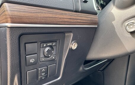 Toyota Land Cruiser Prado 150 рестайлинг 2, 2019 год, 5 230 000 рублей, 22 фотография