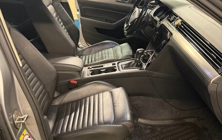 Volkswagen Passat B8 рестайлинг, 2017 год, 2 250 000 рублей, 17 фотография