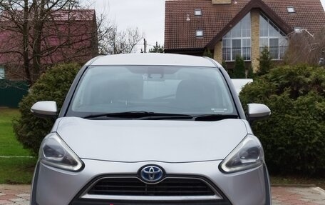 Toyota Sienta II, 2015 год, 1 300 000 рублей, 5 фотография