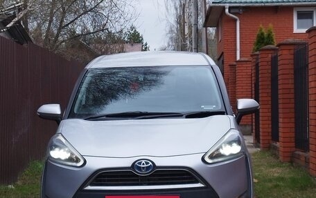 Toyota Sienta II, 2015 год, 1 300 000 рублей, 2 фотография