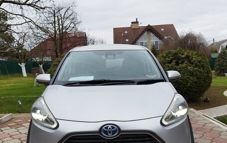 Toyota Sienta II, 2015 год, 1 300 000 рублей, 11 фотография