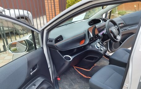 Toyota Sienta II, 2015 год, 1 300 000 рублей, 24 фотография