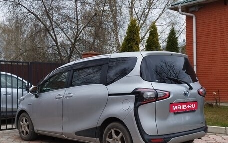 Toyota Sienta II, 2015 год, 1 300 000 рублей, 31 фотография