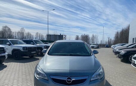 Opel Astra J, 2010 год, 620 000 рублей, 3 фотография