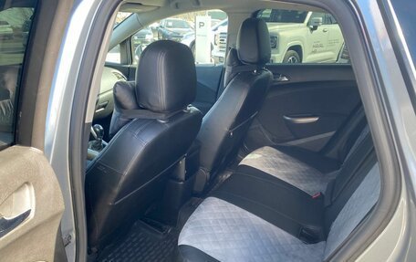 Opel Astra J, 2010 год, 620 000 рублей, 13 фотография