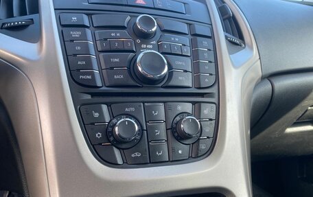 Opel Astra J, 2010 год, 620 000 рублей, 24 фотография