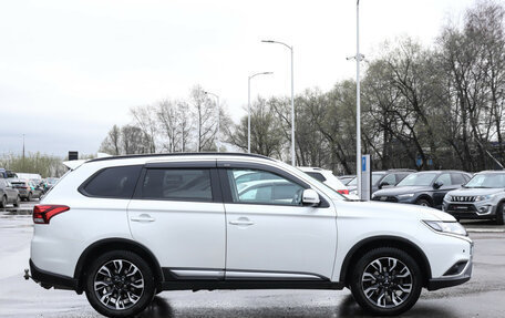 Mitsubishi Outlander III рестайлинг 3, 2021 год, 2 480 000 рублей, 4 фотография