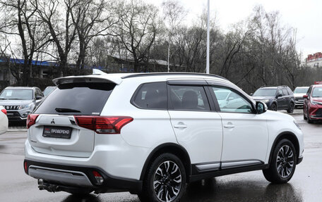 Mitsubishi Outlander III рестайлинг 3, 2021 год, 2 480 000 рублей, 5 фотография