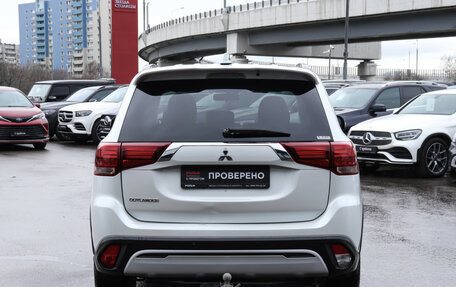 Mitsubishi Outlander III рестайлинг 3, 2021 год, 2 480 000 рублей, 6 фотография